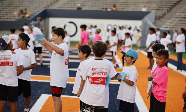 FREE FOR THE KIDS - Peter Piper Pizza Punt, Pass & Kick